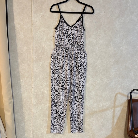 Chic Animal Print Jumpsuit - Picture 9 of 14